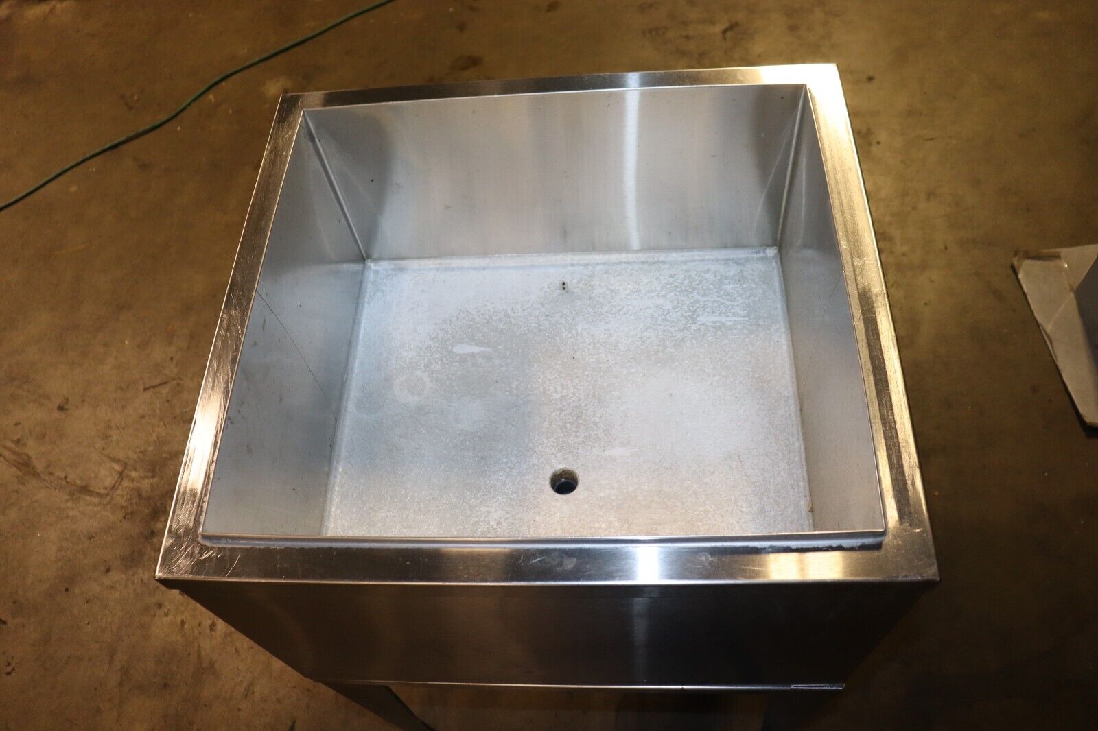 Ice Chest for Bar with Cold Plate and Stand for Bar, Missing Lid, 21x23