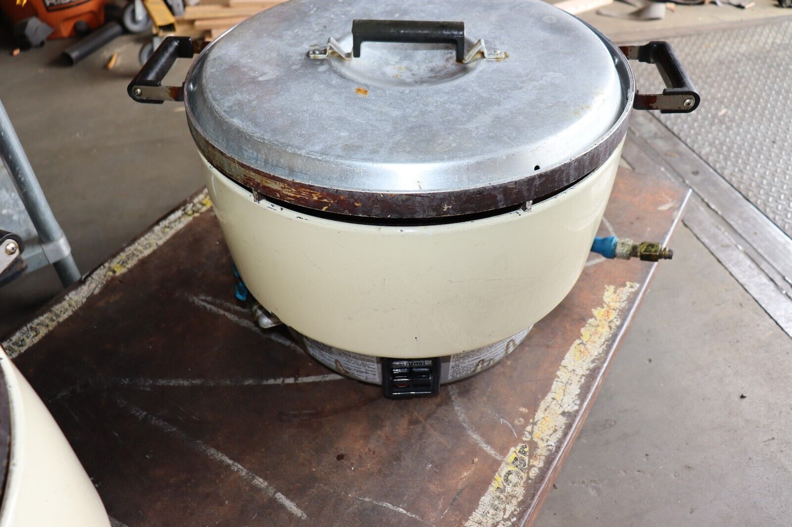 Rinnai RER55ASN 55 Cup Commercial Natural Gas Rice Cooker, Used