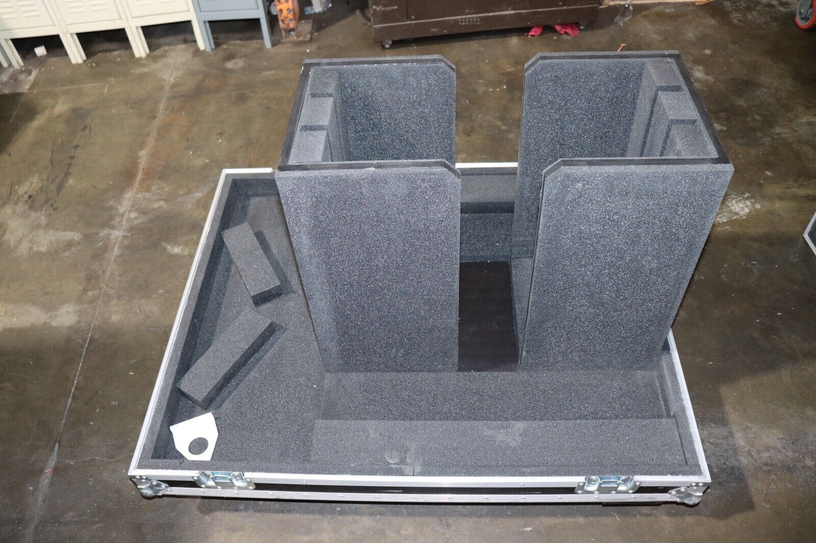 38"x47"x33" Set Square Staging Travel Case, w/ Casters, Black