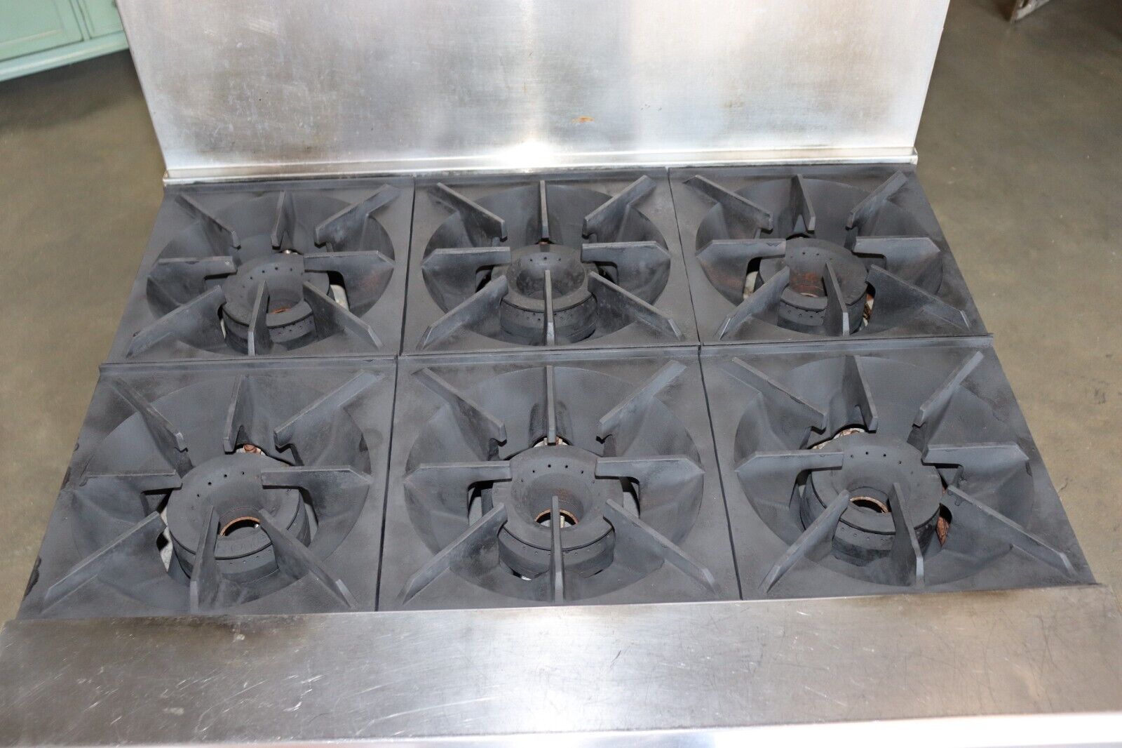 6 BURNER NATURAL GAS COMMERCIAL RANGE BROILER ROYAL RR-6