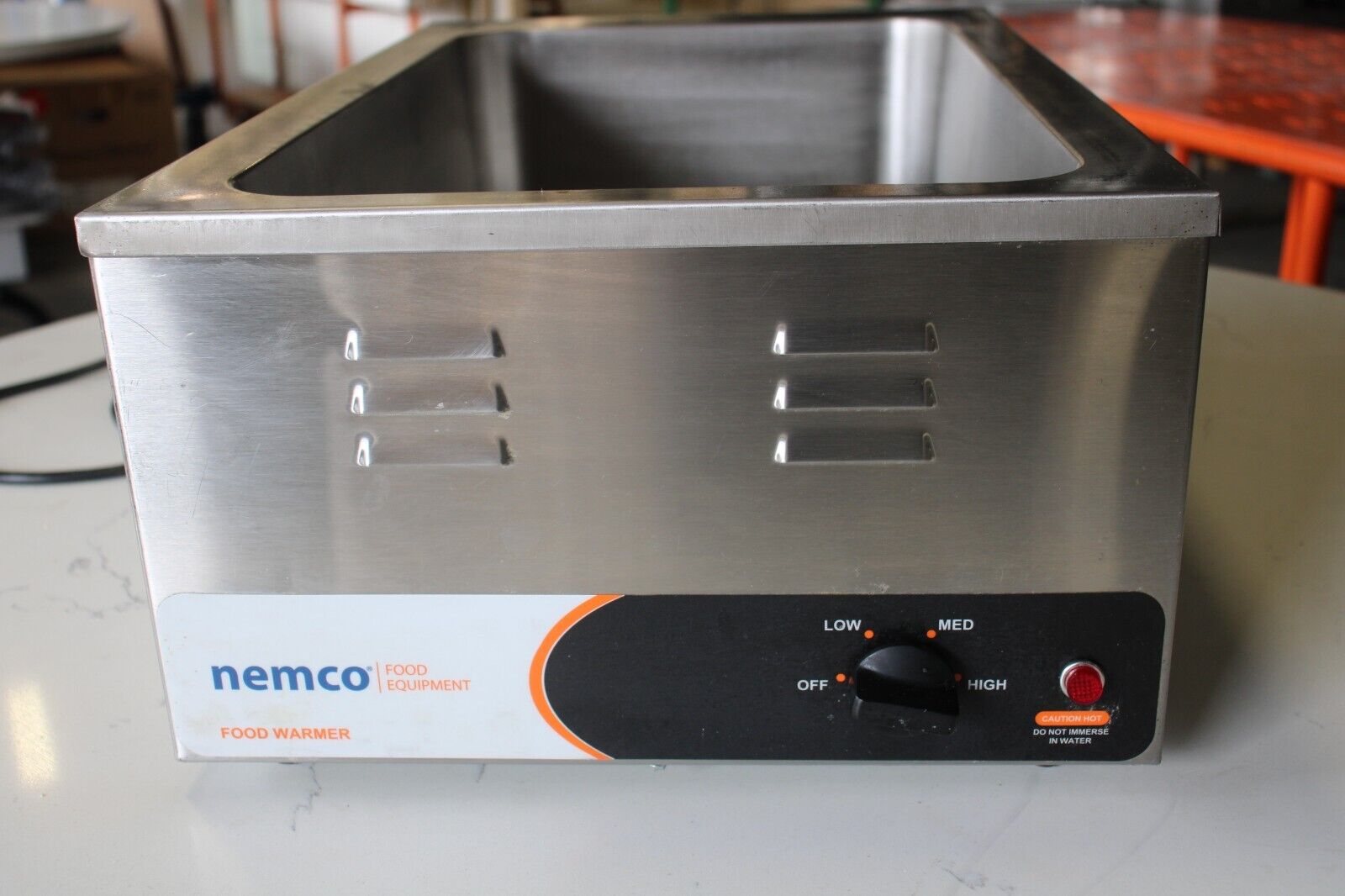 Nemco 6055A Full Size Heated Pan Food Warmer | 1200 Watts Adjustable Thermostat